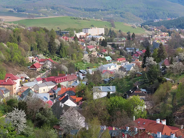 Doln&aacute; ulica a okolie