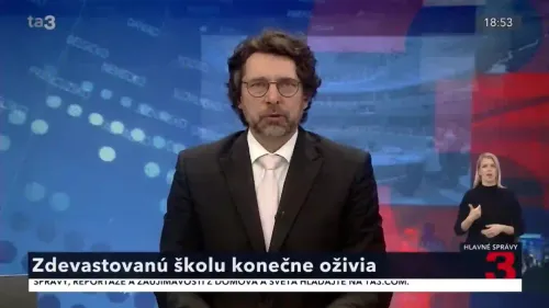 Zdevastovaný areál školy