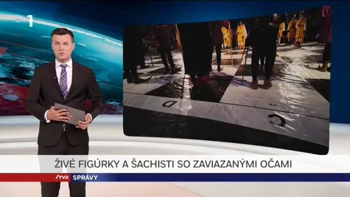 Živé figúrky a šachisti so zaviazanými očami
