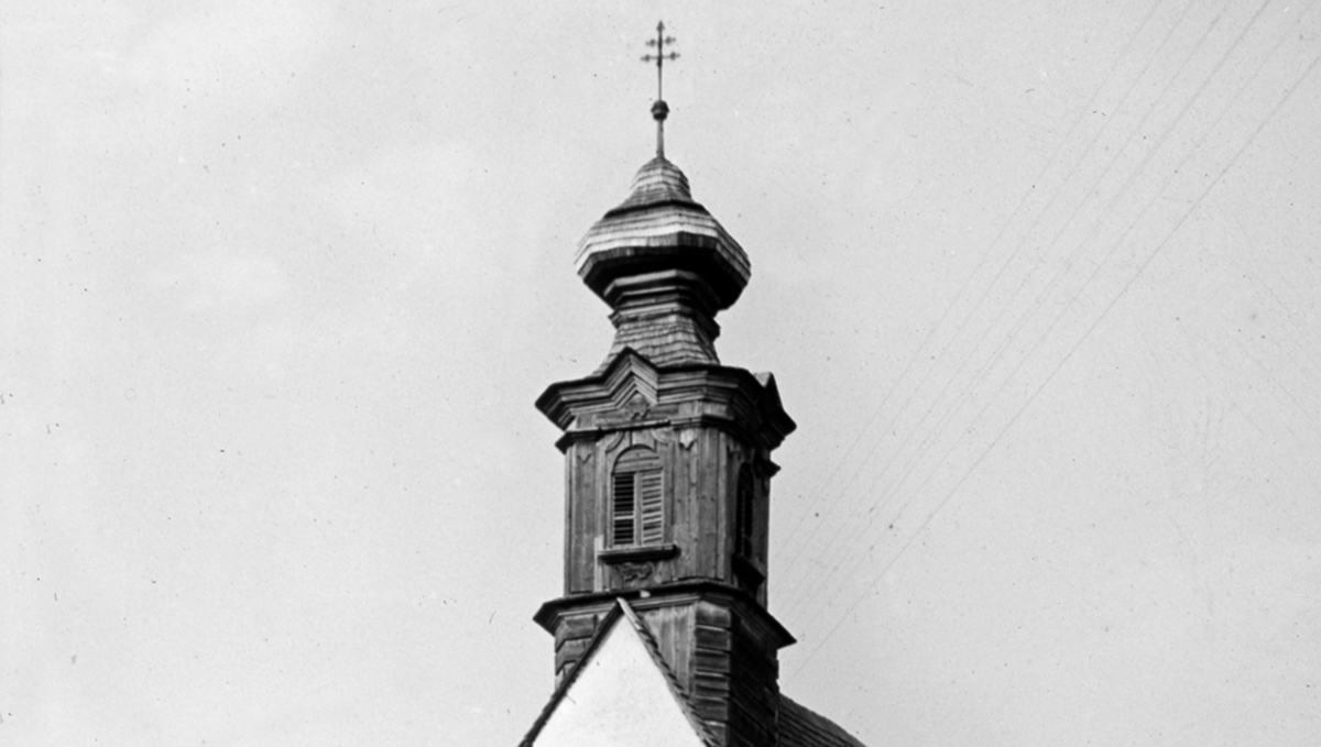 Zvonica na kostole Panny Márie Snežnej