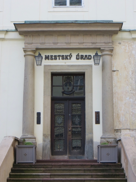 Radničné námestie 1